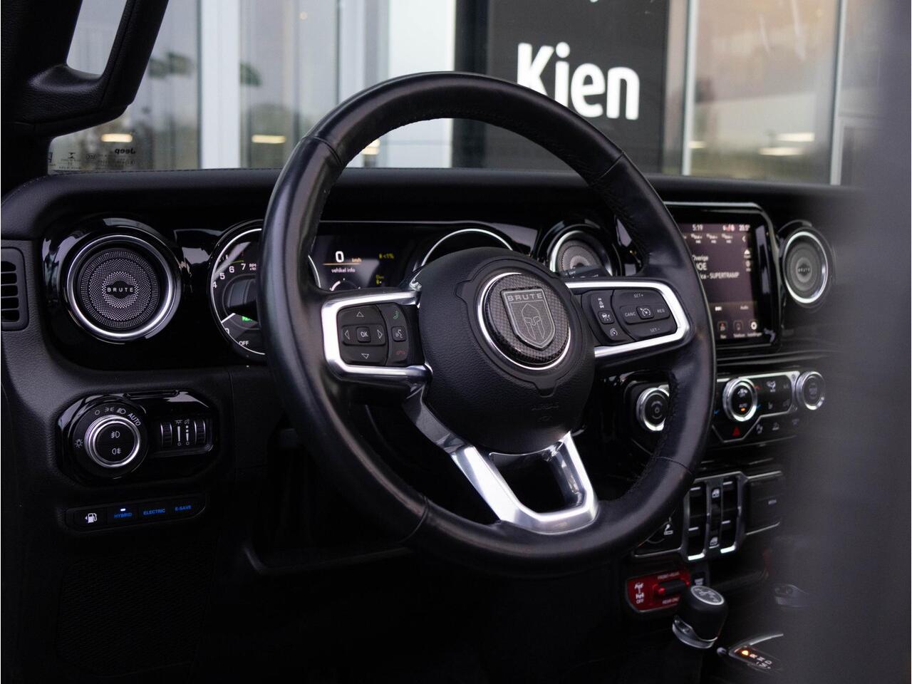 Jeep WRANGLER Brute Richmond Rubicon 4xe | Treeplanken | Sun roof | Performance Exhaust |