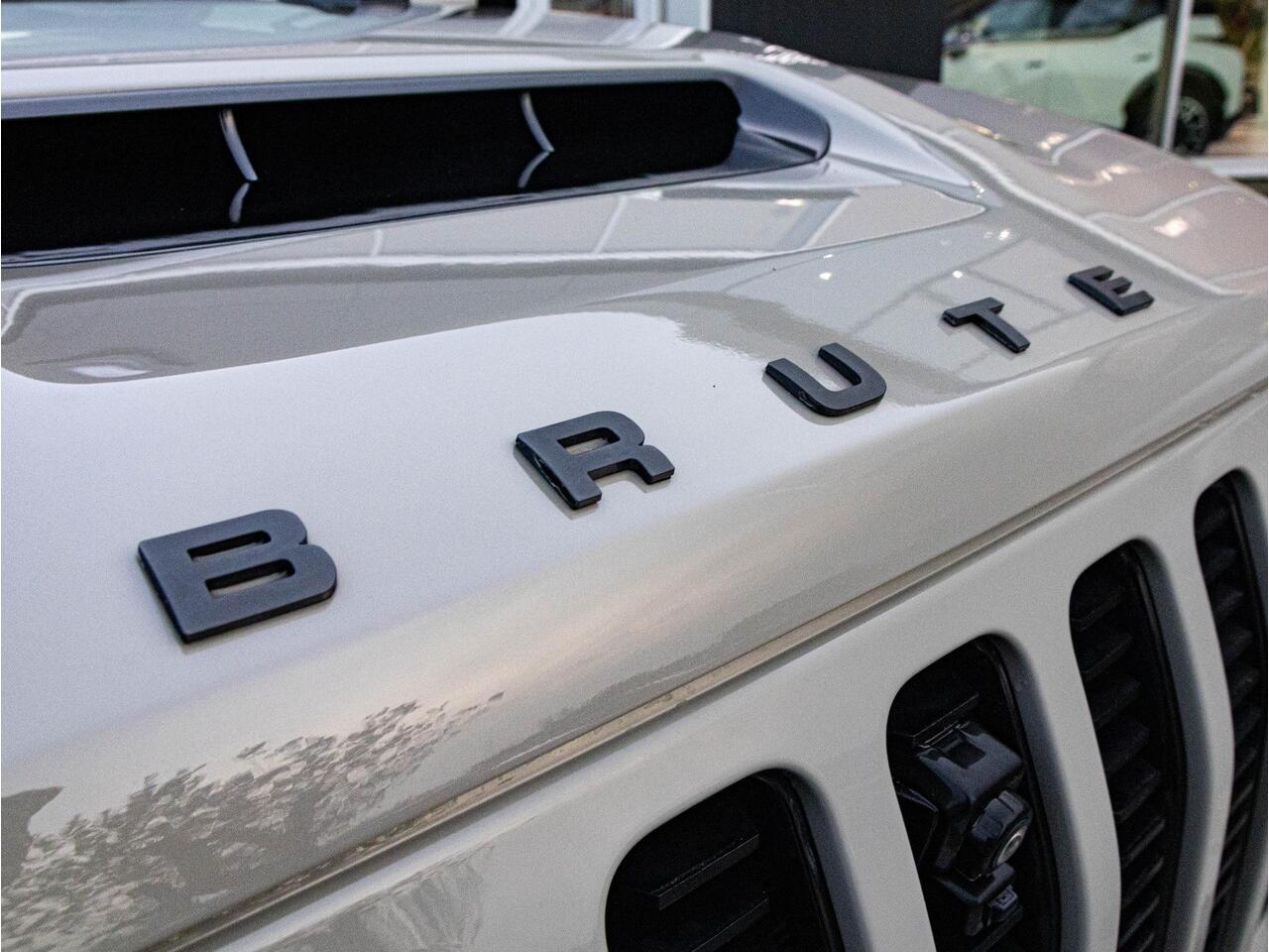 Jeep WRANGLER Brute Richmond Rubicon 4xe | Treeplanken | Sun roof | Performance Exhaust |