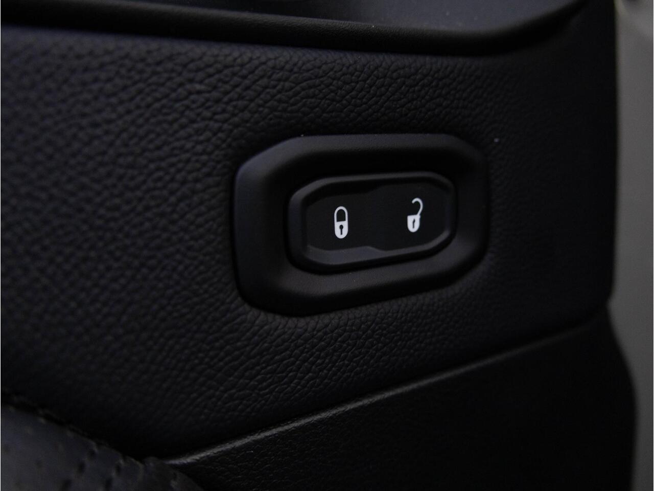 Jeep WRANGLER Brute Richmond Rubicon 4xe | Treeplanken | Sun roof | Performance Exhaust |