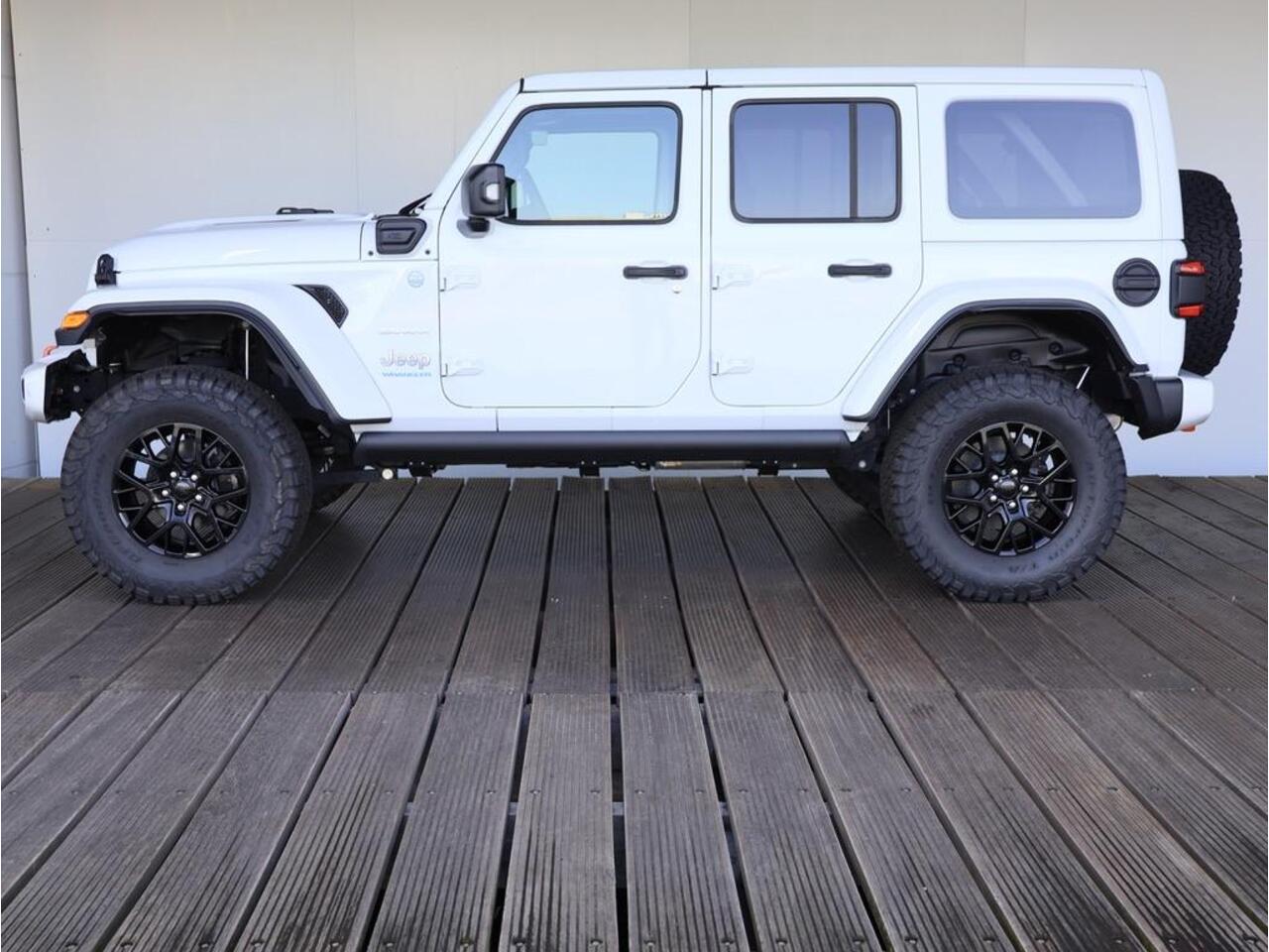Jeep WRANGLER Unlimited 4xe 380 Dominator | Liftkit 2.5 Rubicon | Electric Treeplanken | Grill 2025 |