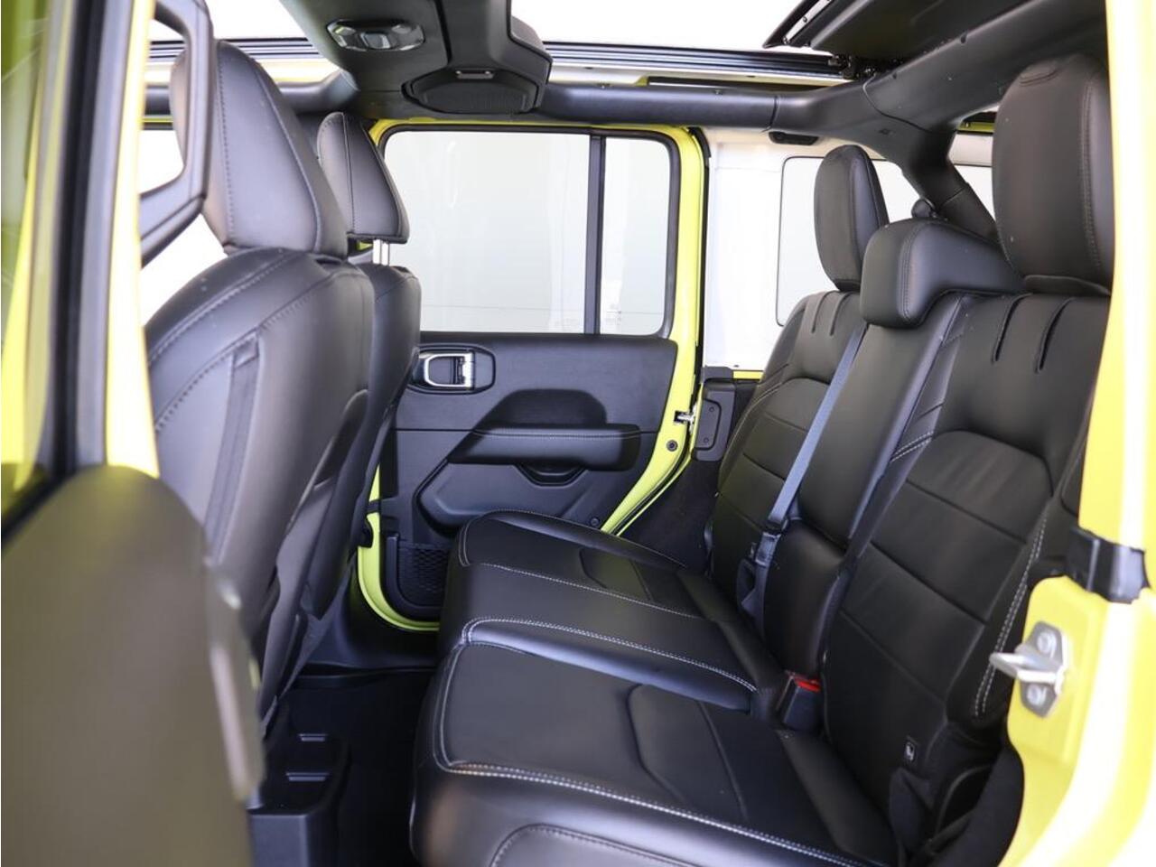 Jeep WRANGLER Unlimited 4xe 380 Sahara | Sky one dak | Adaptive CC | Camera | stoel en stuur verwarming