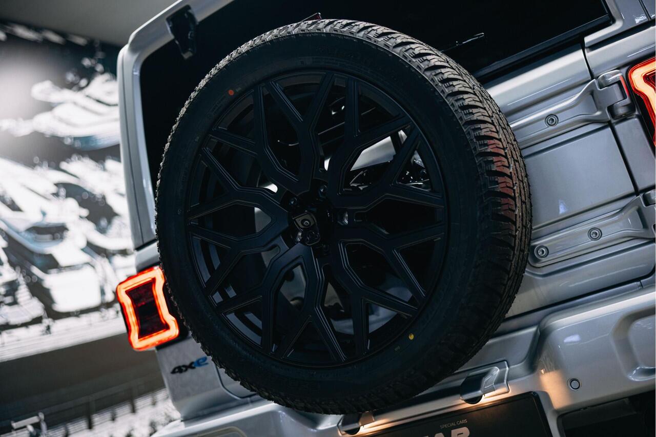 Jeep WRANGLER Unlimited 4xe 380 Sahara | Corse Edition Custom Made | Hybride | Stuur- en Stoelverwarming | Achteruitrijcamera |