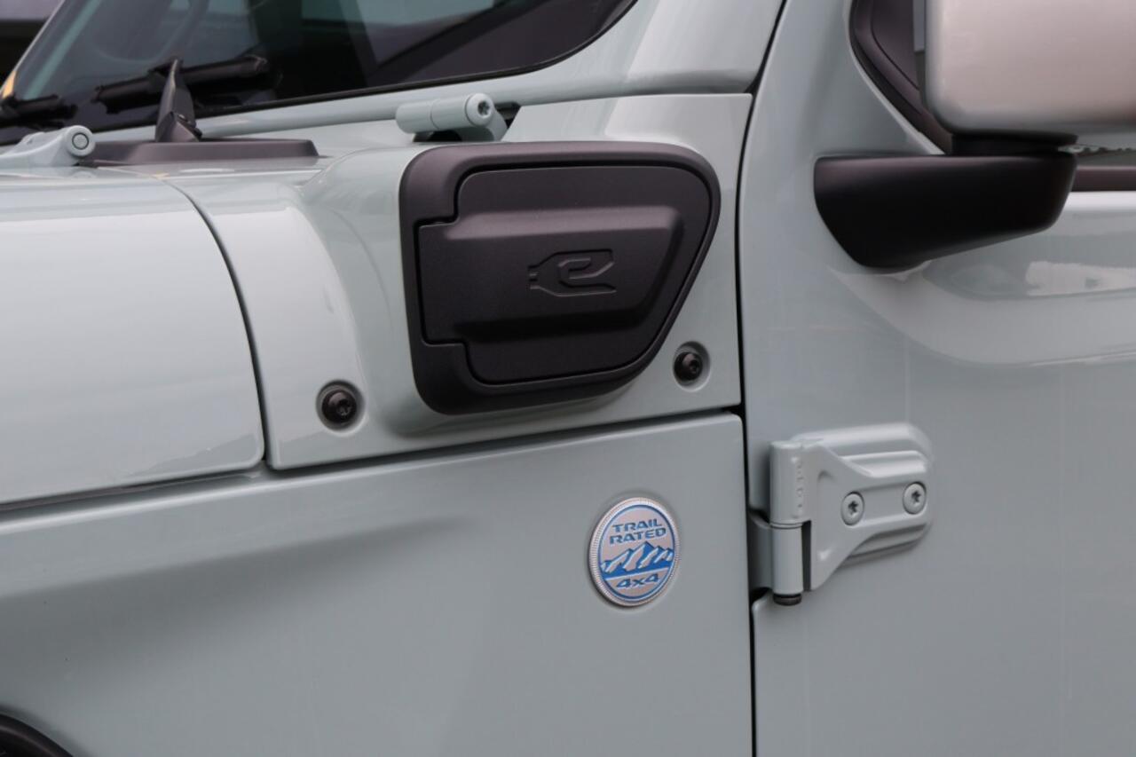 Jeep WRANGLER 4XE 380 SAHARA Overland / My Sky One touch cabrio