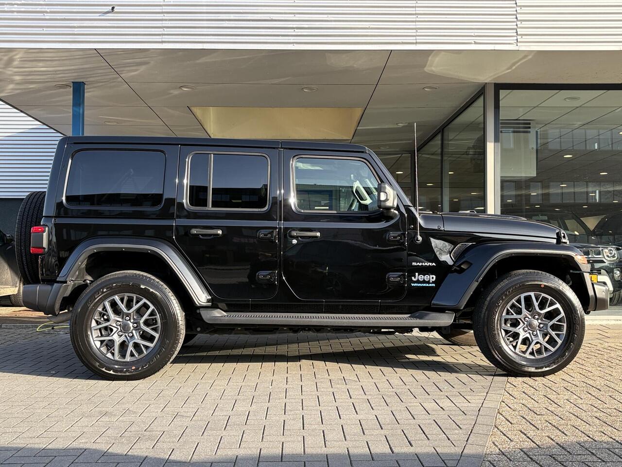 Jeep WRANGLER Unlimited 4xe 380pk Sahara PHEV | Leder | Stoel- & Stuurverwarming | Navigatie | Afneembaar Dak |