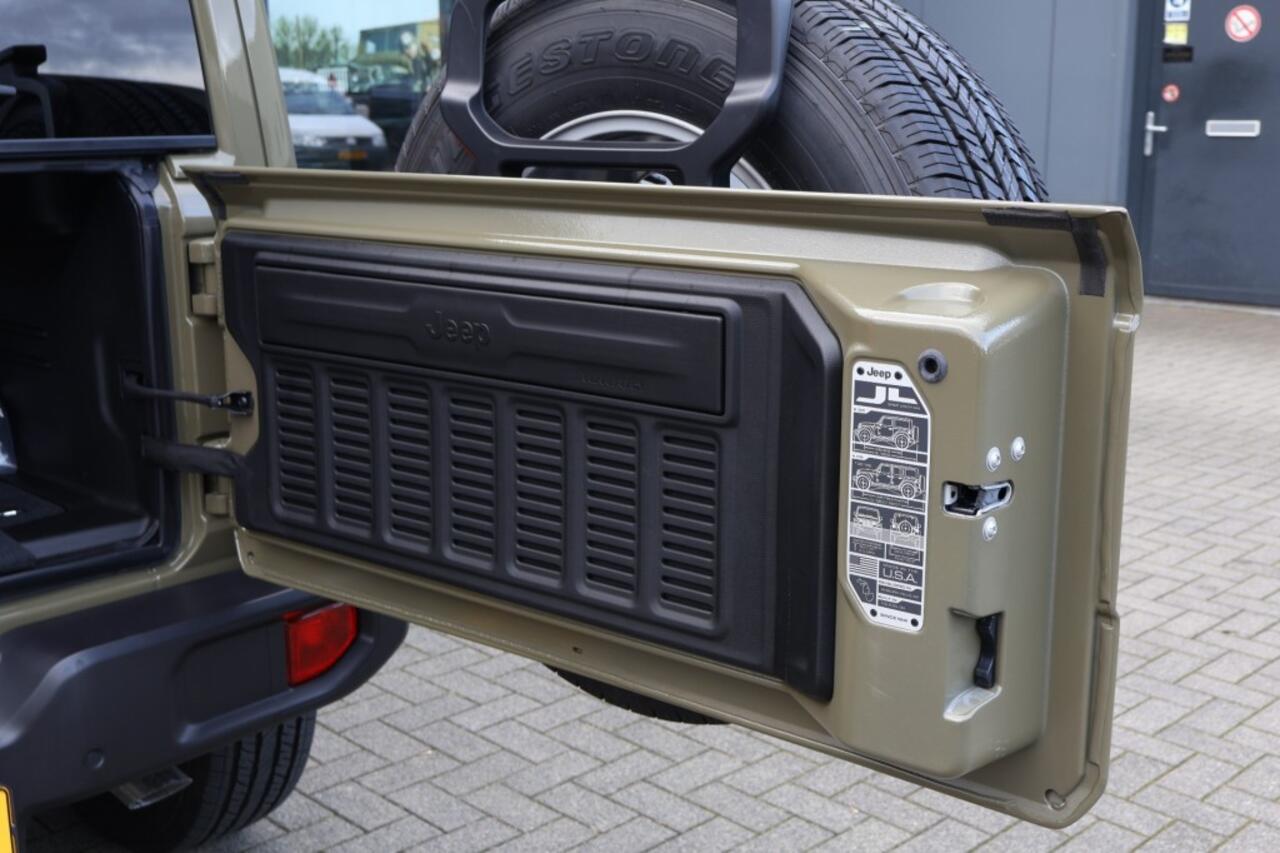 Jeep WRANGLER 4XE 380 SAHARA / Olive Drab / NIEUW MODEL 2026