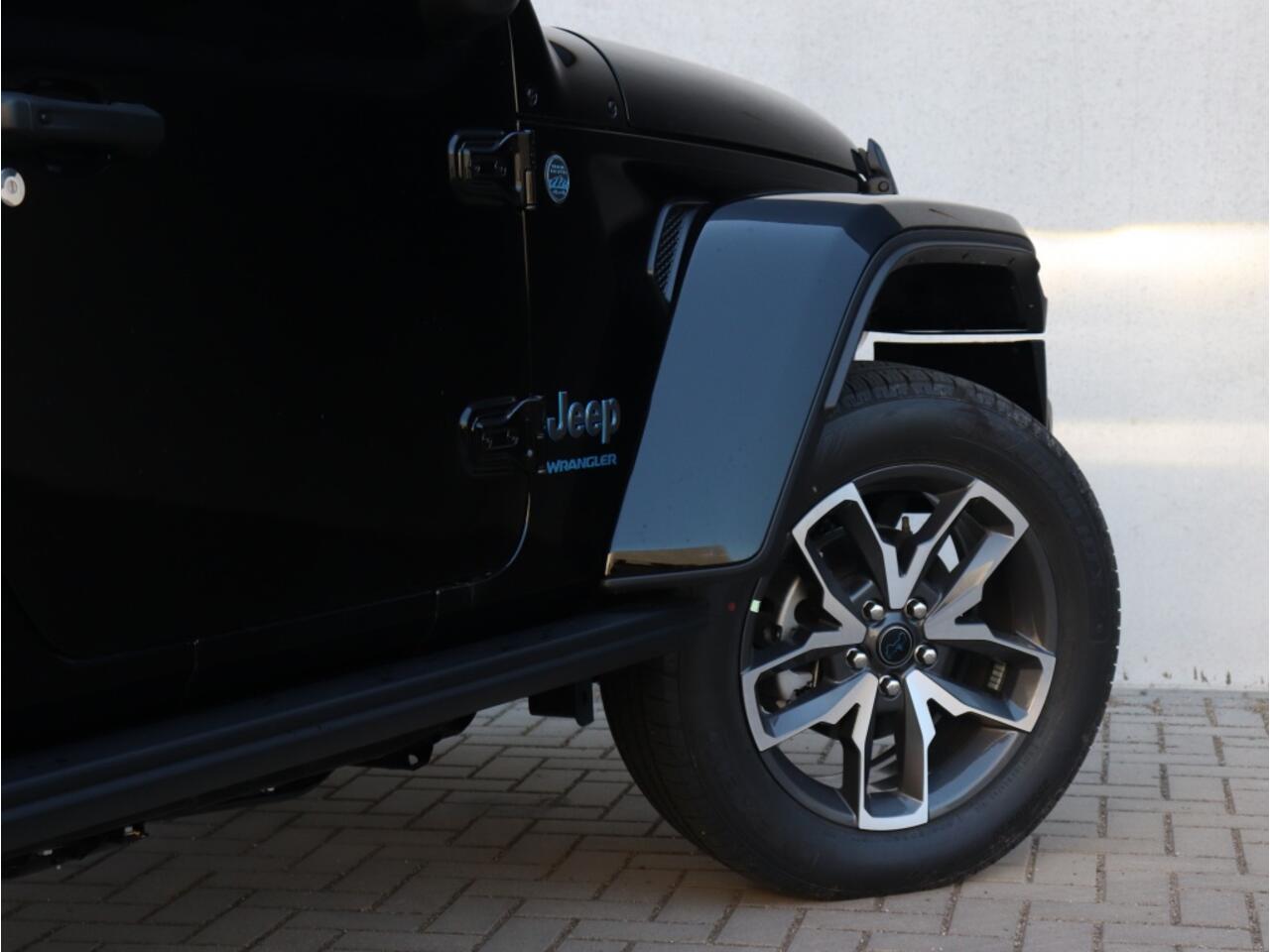 Jeep WRANGLER Unlimited 4xe 380 PK Sahara | Schuifdak | Leder | Camera | Navi | 20"