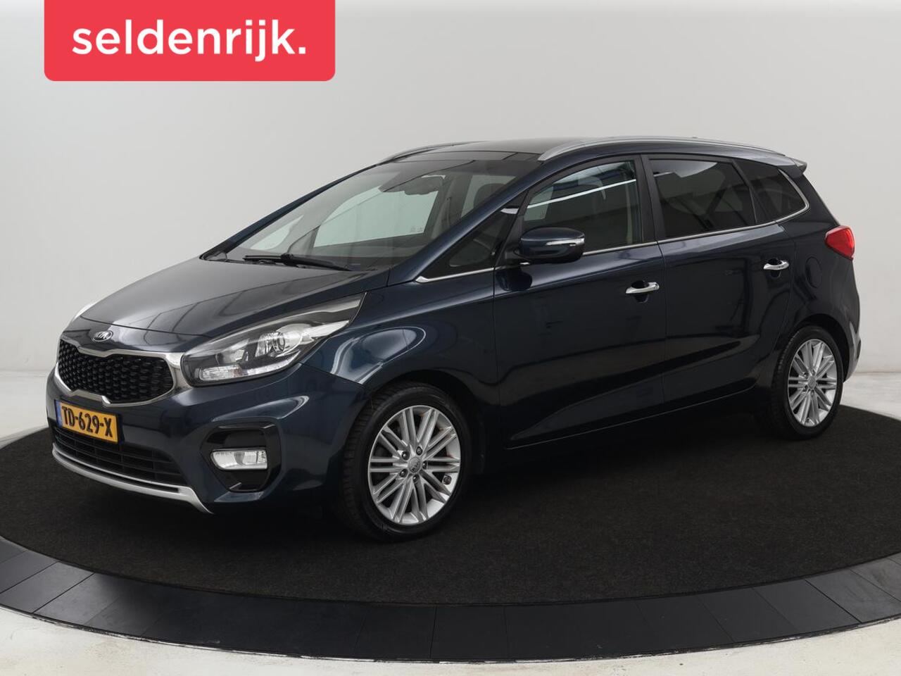 KIA CARENS 1.6 GDi ExecutiveLine 7-Persoons | 1e eigenaar | Panoramadak | Leder | Stoel & stuurverwarming | Carplay | Camera | Navigatie | Elektrische stoelen | Cruise control | Climate control