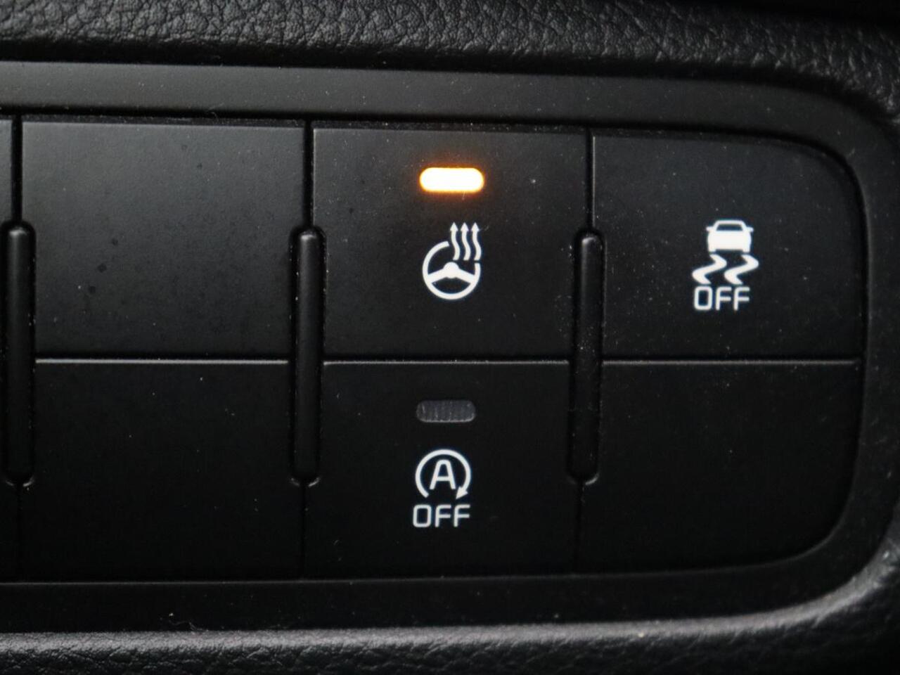 KIA CARENS 1.6 GDi ExecutiveLine 7-Persoons | 1e eigenaar | Panoramadak | Leder | Stoel & stuurverwarming | Carplay | Camera | Navigatie | Elektrische stoelen | Cruise control | Climate control