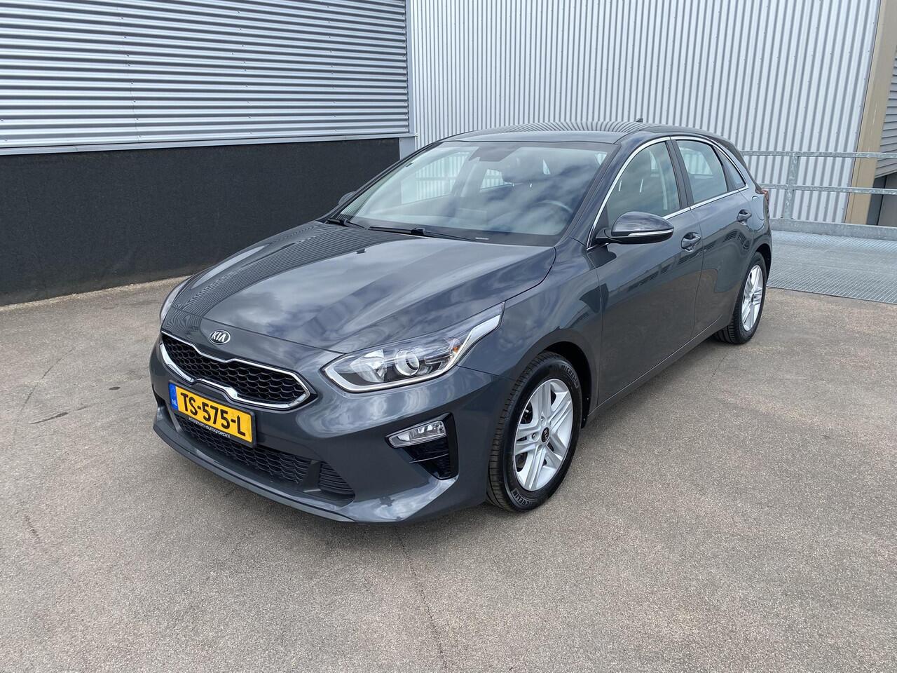 KIA CEE D Ceed 1.0 T-GDi DynamicLine Navigatie, Achteruitrijcamera, Nieuw geleverd en dealeronderhouden, Parkeersensoren, Climate control, Cruise control