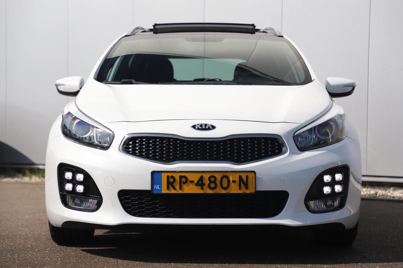 KIA CEE D cee'd Sportswagon 1.0 T-GDi GT-Line Summer Edition Panoramadak Navigatie Carplay Android 17 inch LMV Stuur & Stoelverwarming Achteruitrijcamera