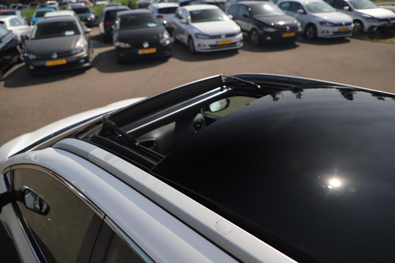 KIA CEE D cee'd Sportswagon 1.0 T-GDi GT-Line Summer Edition Panoramadak Navigatie Carplay Android 17 inch LMV Stuur & Stoelverwarming Achteruitrijcamera