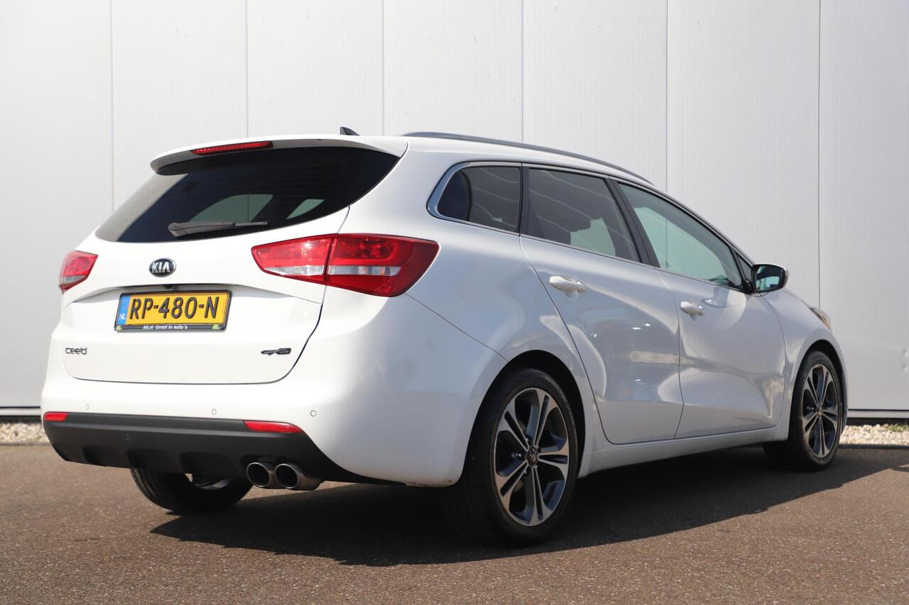 KIA CEE D cee'd Sportswagon 1.0 T-GDi GT-Line Summer Edition Panoramadak Navigatie Carplay Android 17 inch LMV Stuur & Stoelverwarming Achteruitrijcamera