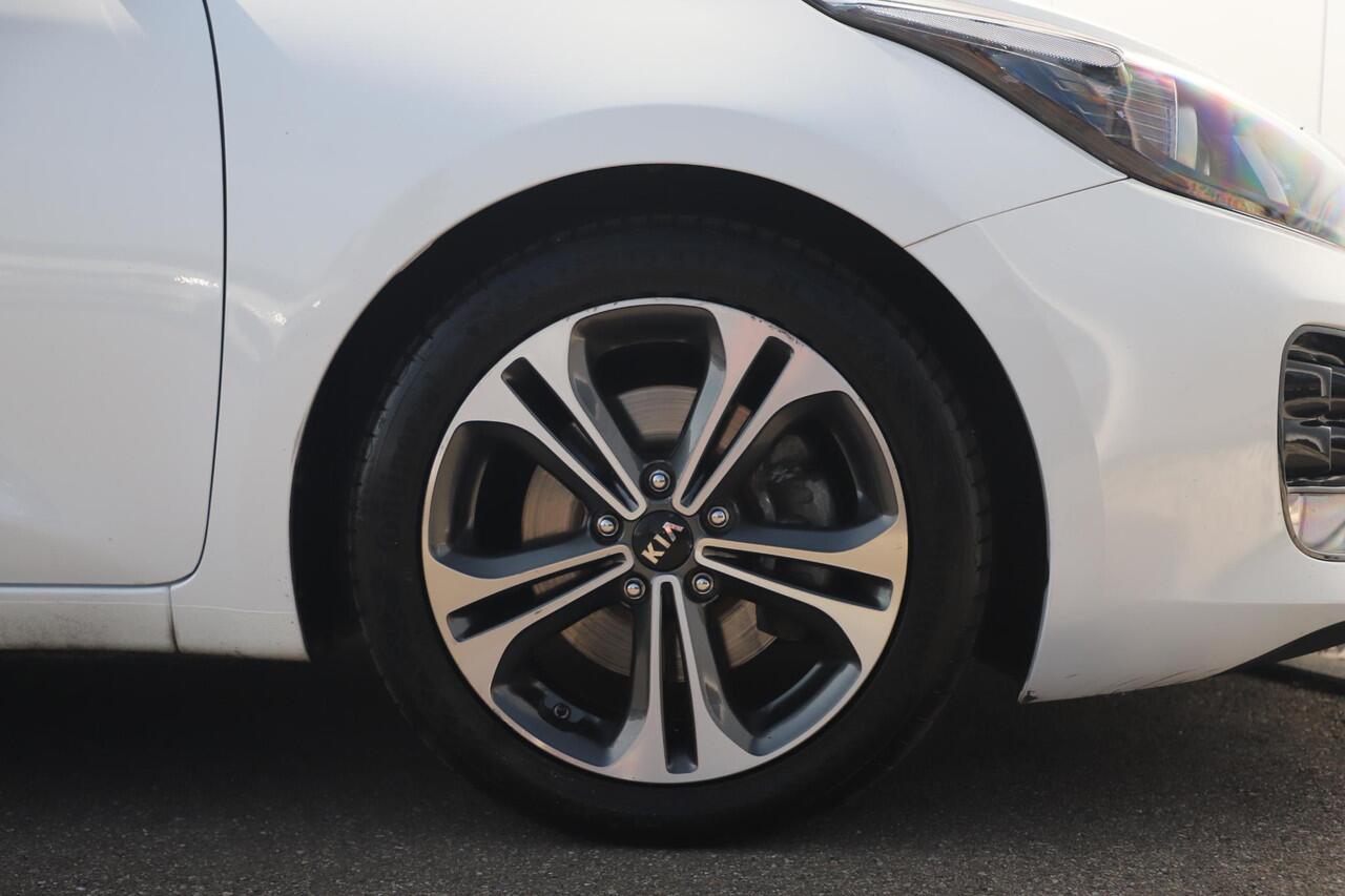 KIA CEE D cee'd Sportswagon 1.0 T-GDi GT-Line Summer Edition Panoramadak Navigatie Carplay Android 17 inch LMV Stuur & Stoelverwarming Achteruitrijcamera