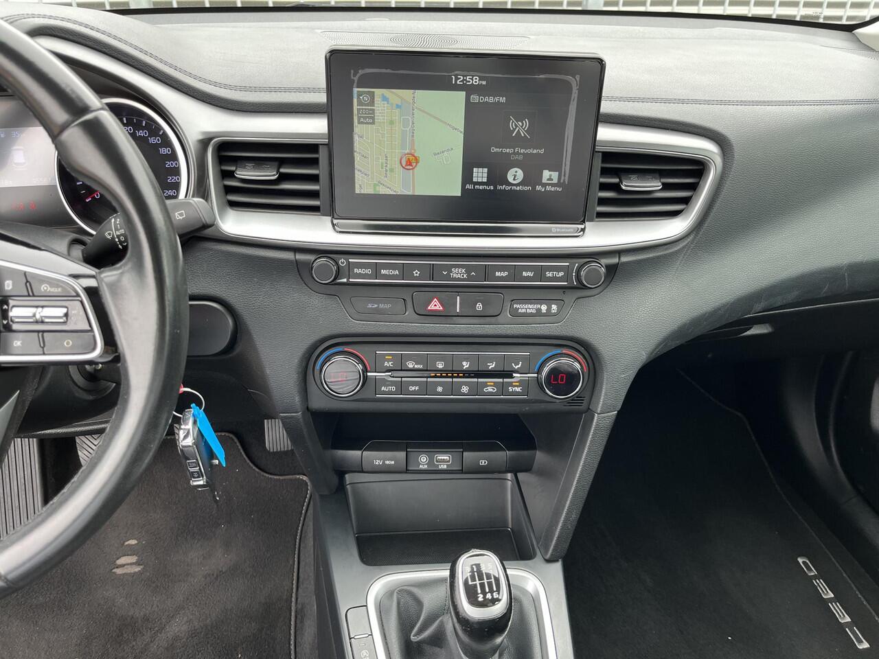 KIA CEE D Ceed 1.0 T-GDi DynamicLine 6-BAK LMV / NAVIGATIE / ACHTERUITRIJCAMERA