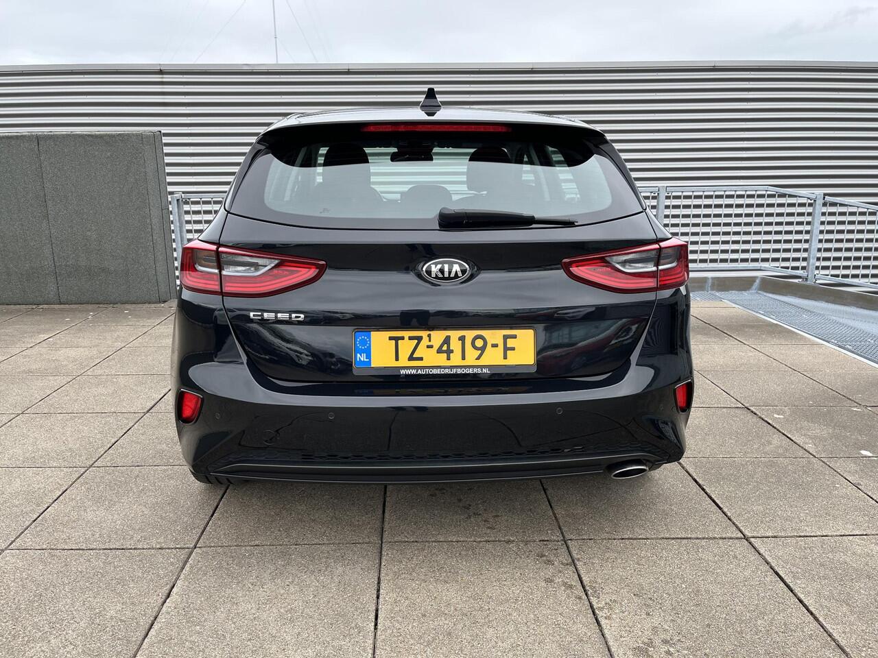 KIA CEE D Ceed 1.0 T-GDi DynamicLine 6-BAK LMV / NAVIGATIE / ACHTERUITRIJCAMERA