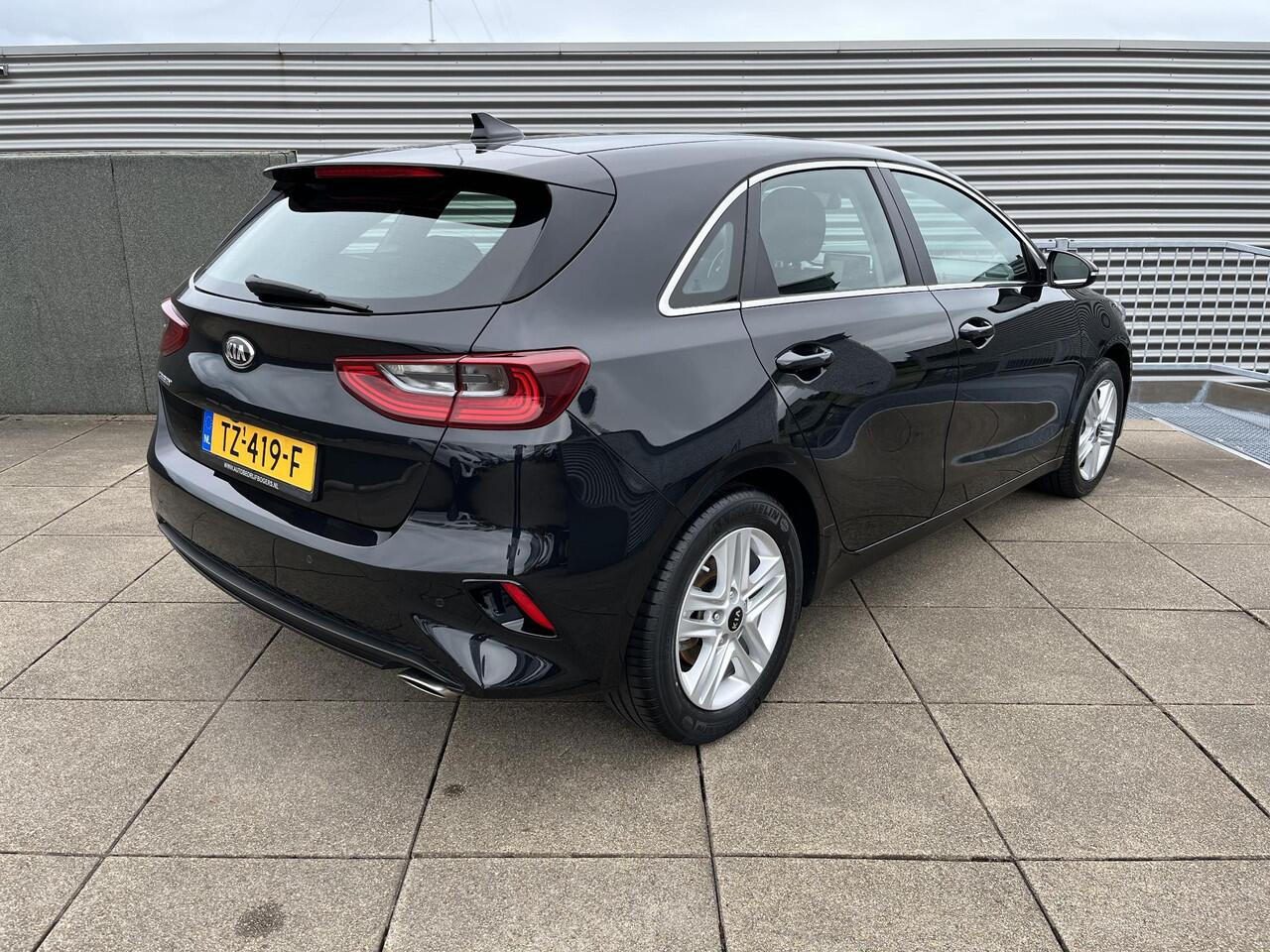 KIA CEE D Ceed 1.0 T-GDi DynamicLine 6-BAK LMV / NAVIGATIE / ACHTERUITRIJCAMERA