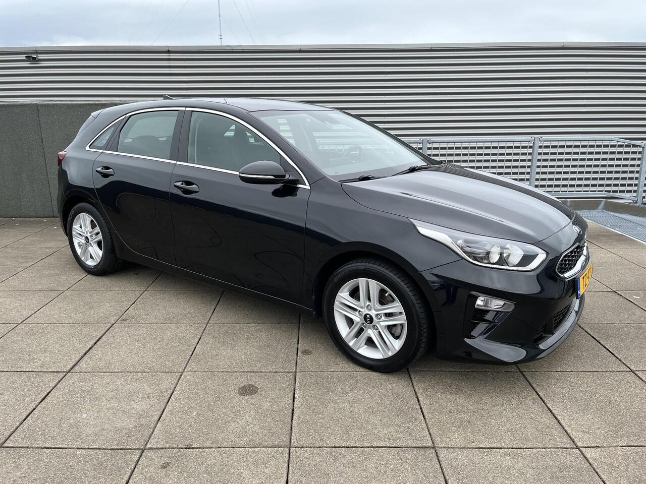 KIA CEE D Ceed 1.0 T-GDi DynamicLine 6-BAK LMV / NAVIGATIE / ACHTERUITRIJCAMERA