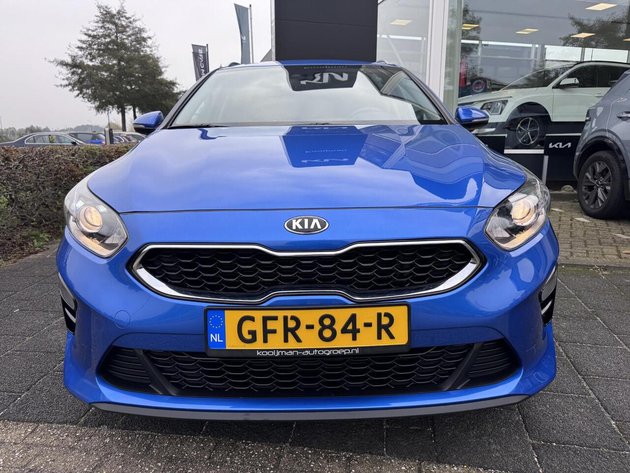 KIA CEE D Ceed Sportswagon 1.0 T-GDi DynamicLine | Half lederen bekleding | Apple Carplay/Android Auto | Cruise control | Achteruitrij camera | Elektr. climate control | Spraak bediening | Start/Stop systeem |