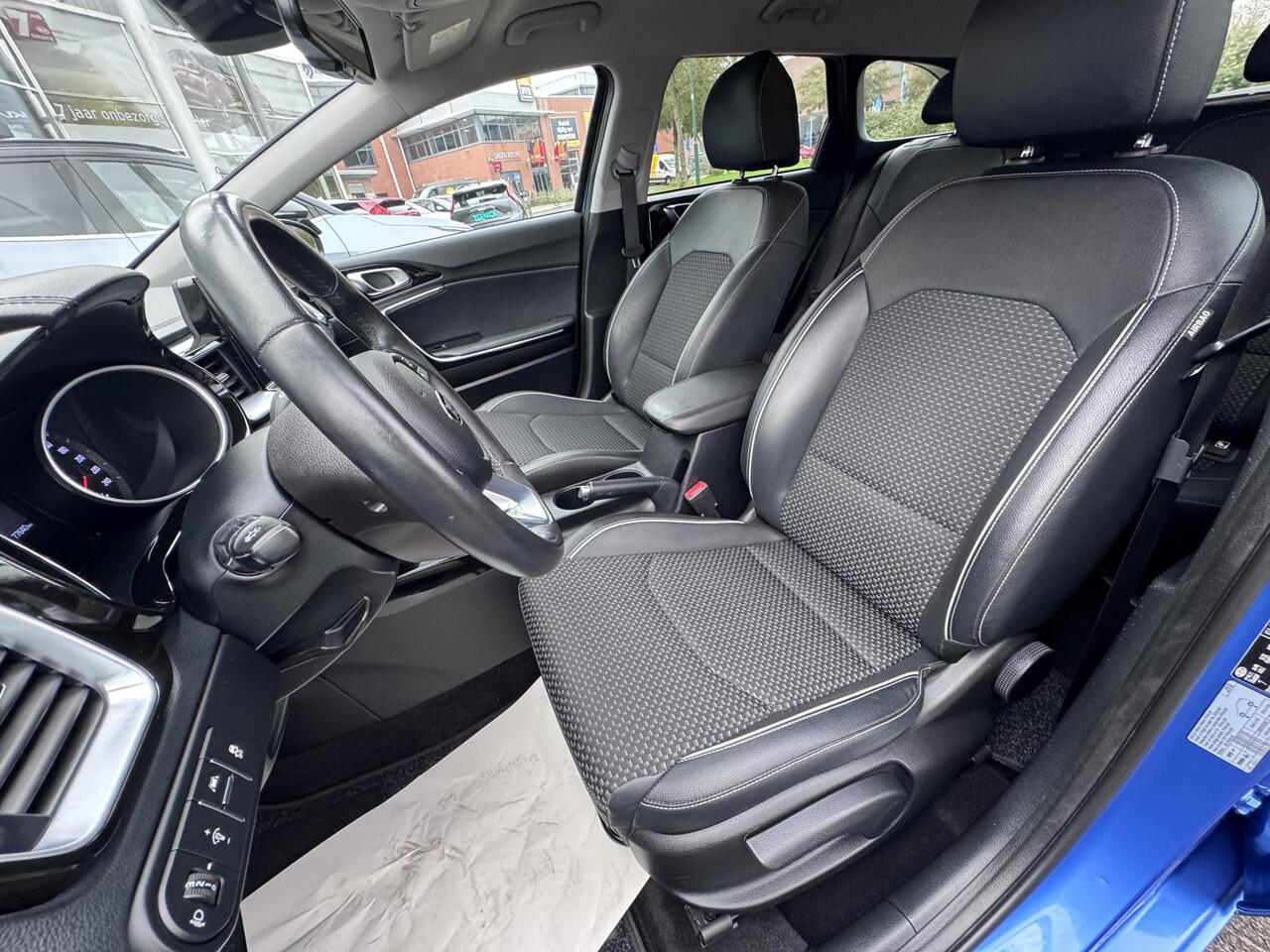 KIA CEE D Ceed Sportswagon 1.0 T-GDi DynamicLine | Half lederen bekleding | Apple Carplay/Android Auto | Cruise control | Achteruitrij camera | Elektr. climate control | Spraak bediening | Start/Stop systeem |