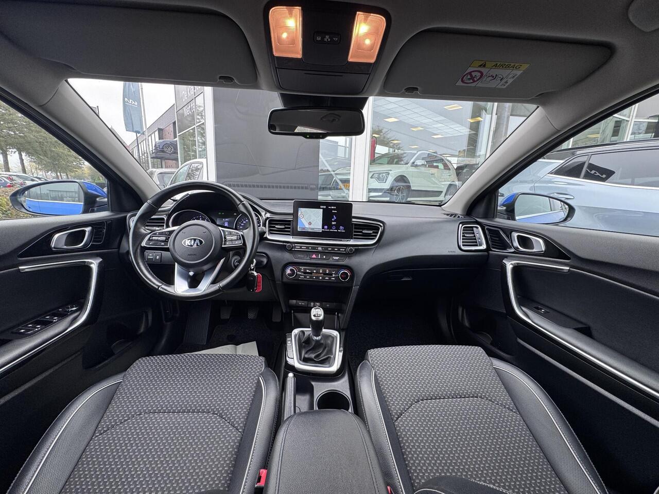 KIA CEE D Ceed Sportswagon 1.0 T-GDi DynamicLine | Half lederen bekleding | Apple Carplay/Android Auto | Cruise control | Achteruitrij camera | Elektr. climate control | Spraak bediening | Start/Stop systeem |