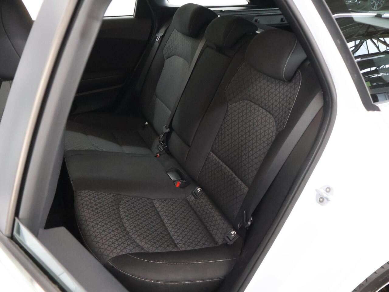 KIA CEE D Ceed Sportswagon 1.0 T-GDi DynamicLine | Navigatie | Parkeercamera | Apple Carplay/Android Auto | Climate Control | Cruise Control |