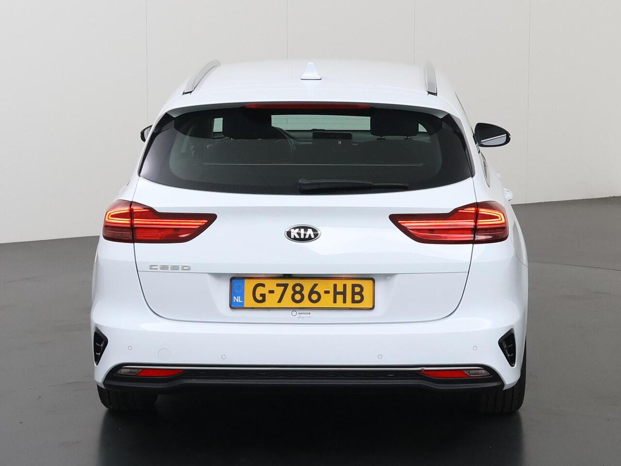 KIA CEE D Ceed Sportswagon 1.0 T-GDi DynamicLine | Navigatie | Parkeercamera | Apple Carplay/Android Auto | Climate Control | Cruise Control |