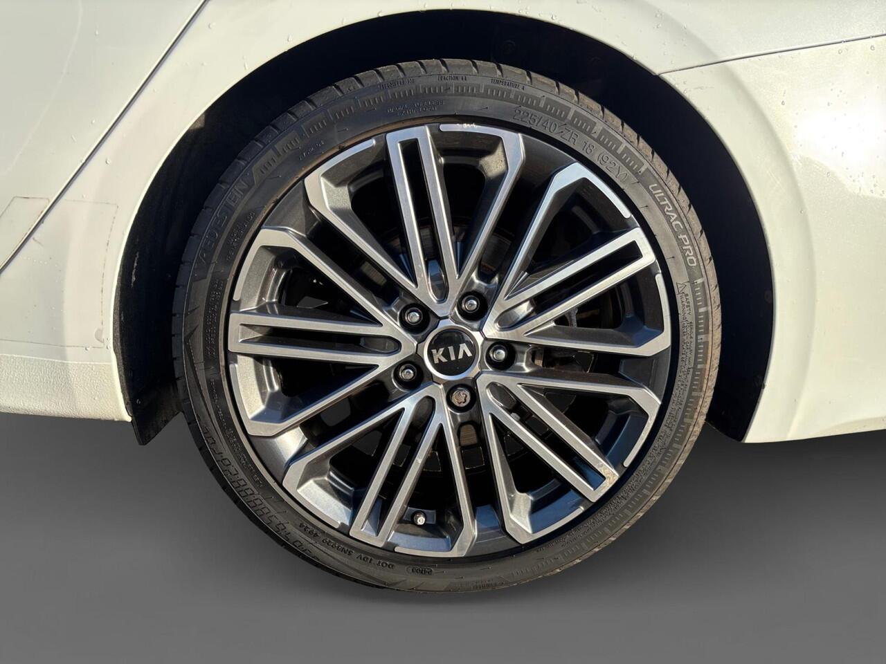 KIA CEE D Ceed SW 1.4 T-GDI GT-PlusLine | Climate | Adap Cruise | Panodak | LM Velgen | Elec stoel|