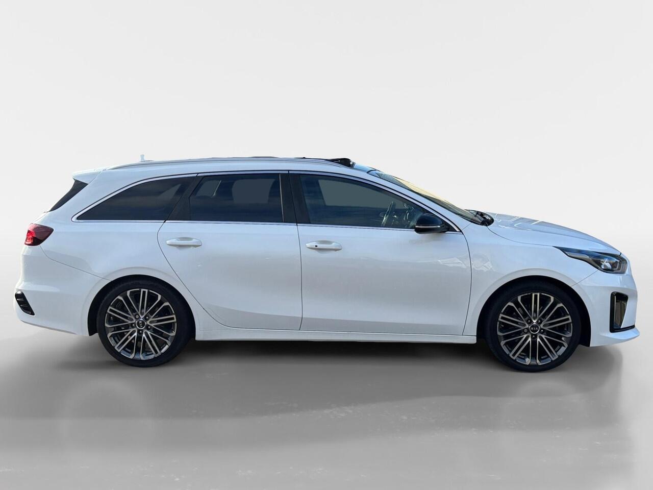 KIA CEE D Ceed SW 1.4 T-GDI GT-PlusLine | Climate | Adap Cruise | Panodak | LM Velgen | Elec stoel|