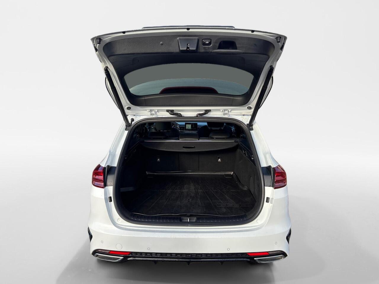 KIA CEE D Ceed SW 1.4 T-GDI GT-PlusLine | Climate | Adap Cruise | Panodak | LM Velgen | Elec stoel|