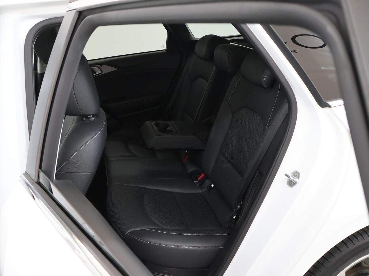 KIA CEE D Ceed Sportswagon 1.6 GDI PHEV ExecutiveLine | Panoramadak | Elekt. Stoelverstelling met geheugen | Stoelventilatie | Stoel/Stuurwielverwarming |