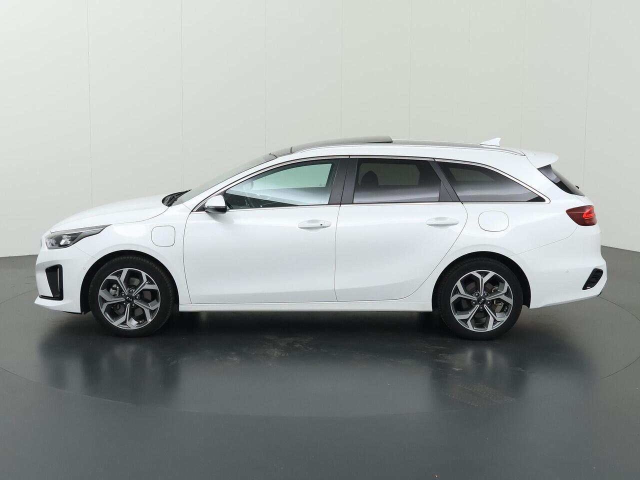 KIA CEE D Ceed Sportswagon 1.6 GDI PHEV ExecutiveLine | Panoramadak | Elekt. Stoelverstelling met geheugen | Stoelventilatie | Stoel/Stuurwielverwarming |