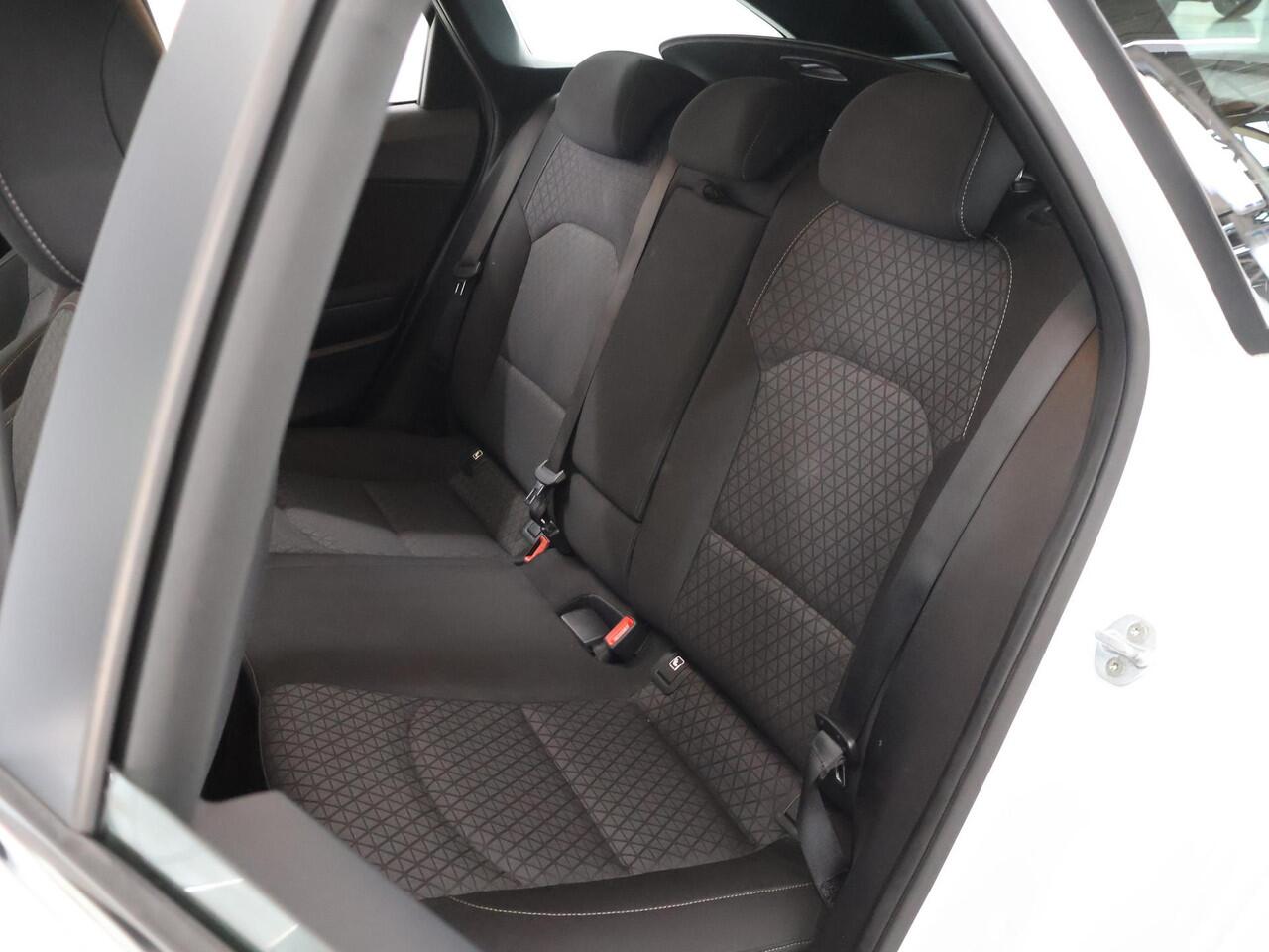 KIA CEE D Ceed Sportswagon 1.0 T-GDi DynamicLine | Navigatie | Parkeercamera | Apple Carplay/Android Auto | Climate Control | Cruise Control |