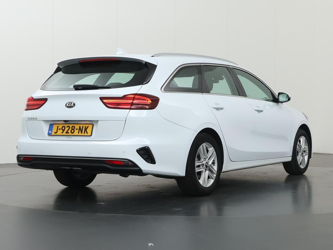 KIA CEE D Ceed Sportswagon 1.0 T-GDi DynamicLine | Navigatie | Parkeercamera | Apple Carplay/Android Auto | Climate Control | Cruise Control |