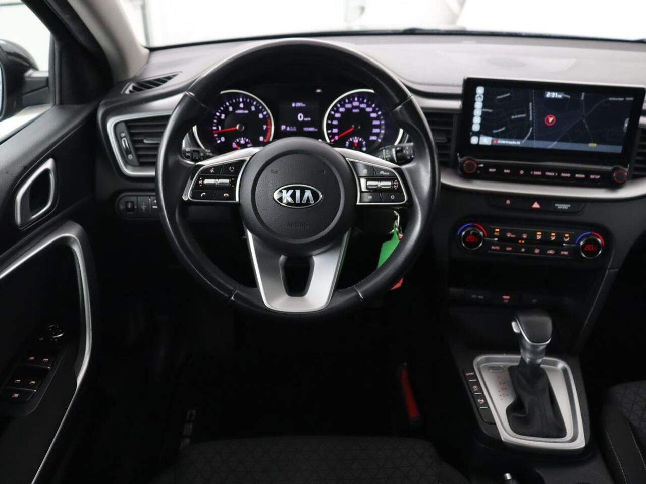 KIA CEE D Ceed 1.4 T-GDi DynamicLine | Automaat | Camera | Trekhaak | Carplay | Navigatie | Climate control | DAB | Cruise control | Parkeerhulp