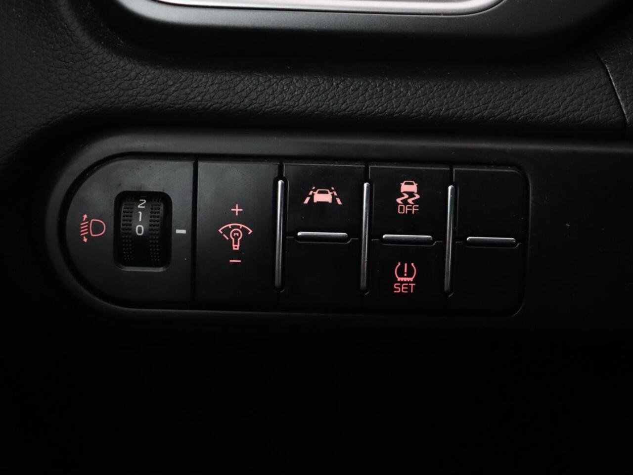 KIA CEE D Ceed 1.4 T-GDi DynamicLine | Automaat | Camera | Trekhaak | Carplay | Navigatie | Climate control | DAB | Cruise control | Parkeerhulp