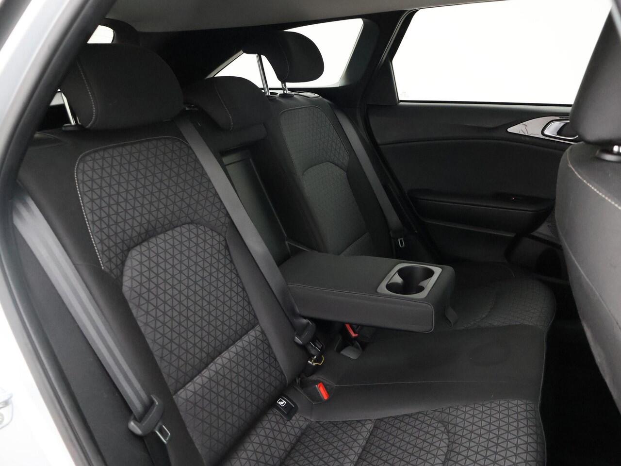 KIA CEE D Ceed Sportswagon 1.6 GDI PHEV DYNAMICLINE PLUG-IN 140 PK AUT. + TREKHAAK | CARPLAY | CAMERA | ADAPTIVE CRUISE