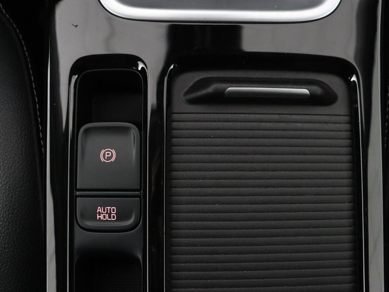 KIA CEE D Ceed 1.4 T-GDi DynamicPlusLine | Stoel & stuurverwarming | Adaptive cruise | Trekhaak | Camera | Carplay | Full LED | Navigatie | Climate control | DAB | File Assistent