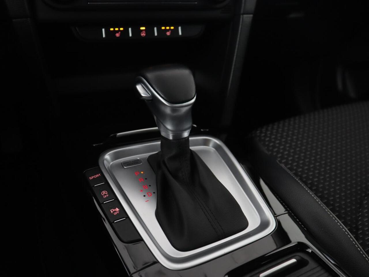 KIA CEE D Ceed 1.4 T-GDi DynamicPlusLine | Stoel & stuurverwarming | Adaptive cruise | Trekhaak | Camera | Carplay | Full LED | Navigatie | Climate control | DAB | File Assistent