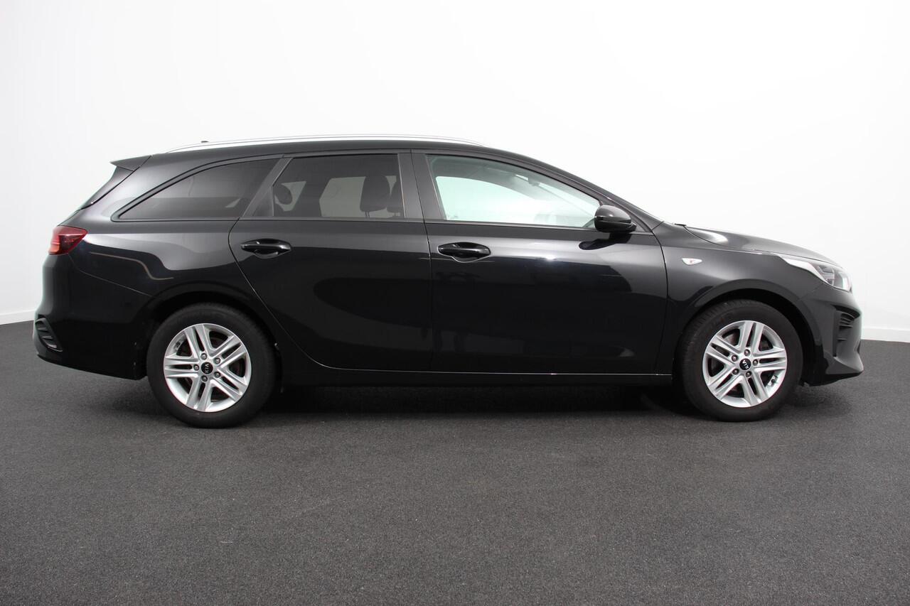 KIA CEE D Ceed SW 1.0 T-GDi 100 pk Active Handgeschakeld | Navigatie | Apple Carplay/Android Auto | Climate Control |Cruise Control | Camera | Extra getint glas