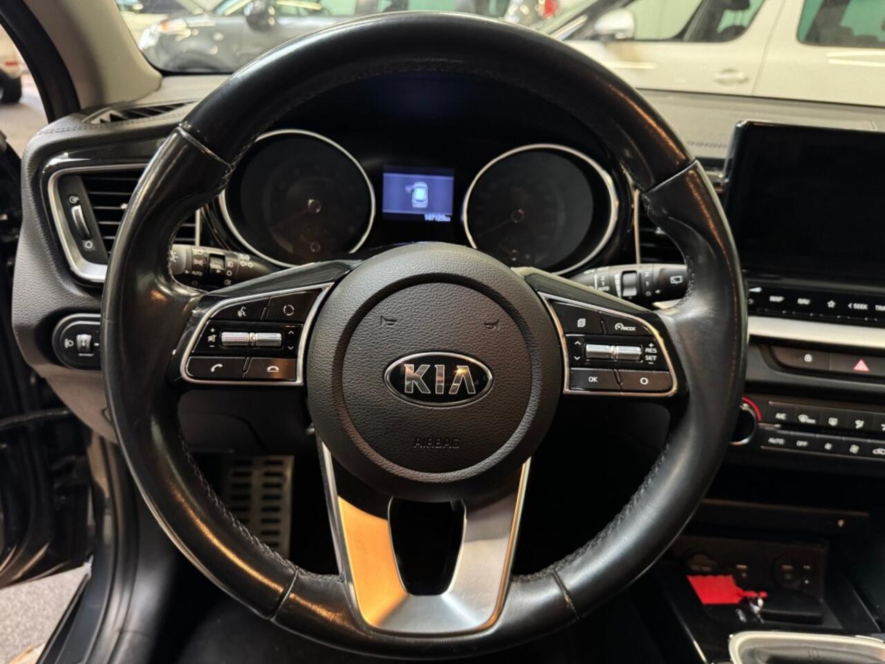 KIA CEE D Sportswagon 1.0T-GDi GT-Line / CLIMA / CAMERA / LANE ASSIST / 17 LM-Velgen /