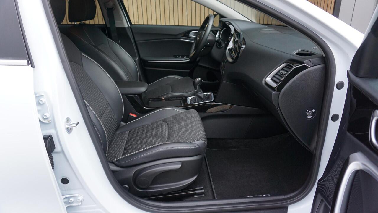 KIA CEE D Ceed 1.0 T-GDi 120pk Dynamic Plus-Line H-Leder 18inch LM Keyless LED Stoel & Stuurverwarming *1e Eigenaar* 37255km!