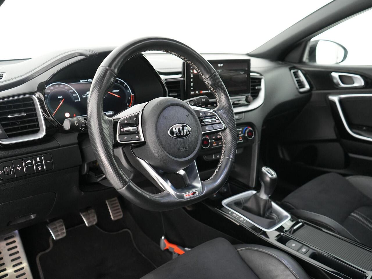KIA CEE D Ceed 1.0 T-GDi GT-Line |panoramadak|stoelverwarming|stuurverwarming|Apple Carplay|navigatie|camera|DAB|keyless|rijhulpsystemen|LED|
