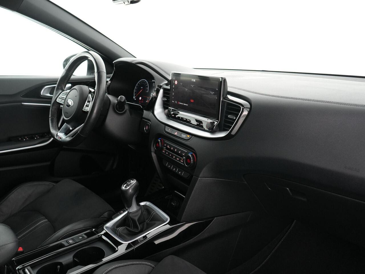 KIA CEE D Ceed 1.0 T-GDi GT-Line |panoramadak|stoelverwarming|stuurverwarming|Apple Carplay|navigatie|camera|DAB|keyless|rijhulpsystemen|LED|