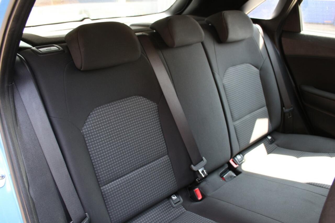 KIA CEE D 1.0 T-GDI Comfortline, Stoel en stuurverw, PDC, DAB