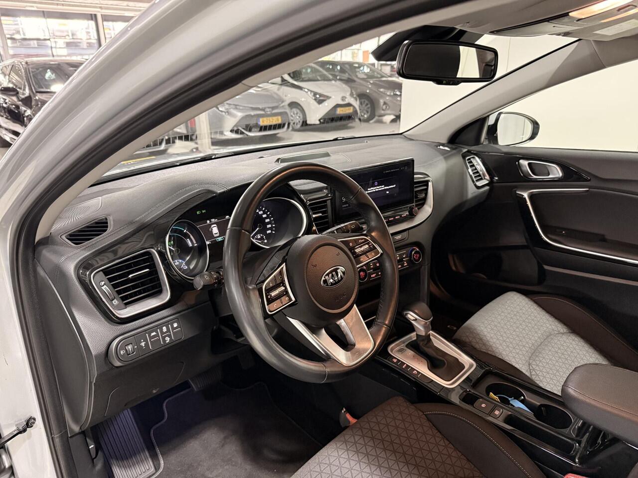 KIA CEE D Ceed Sportswagon 1.6 GDI PHEV DynamicLine Plug-in, Apple Carplay/Android Auto, Navigatie, Camera.