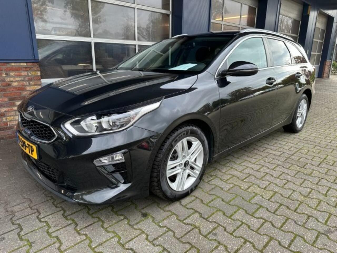 KIA CEE D 1.0 T-GDI DYN.PLUSL. CAMERA. STUUR EN STOEL VERWARMING.