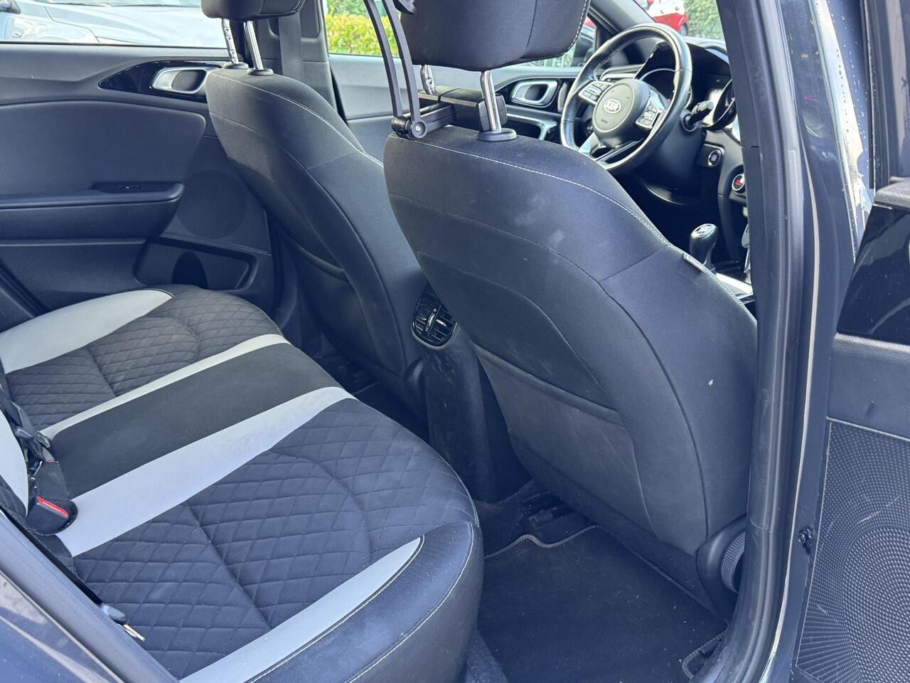 KIA CEE D Ceed Sportswagon 1.0 T-GDi GT-Line Business Edition