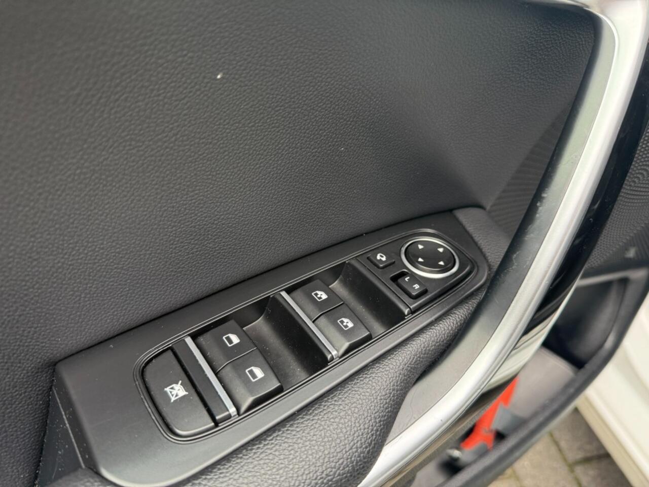 KIA CEE D 1.5 T-GDI 160pk GT-Line,Half Leer,Adapt Cruise,Lane Ass.,Stoel/stuurverw,Camera