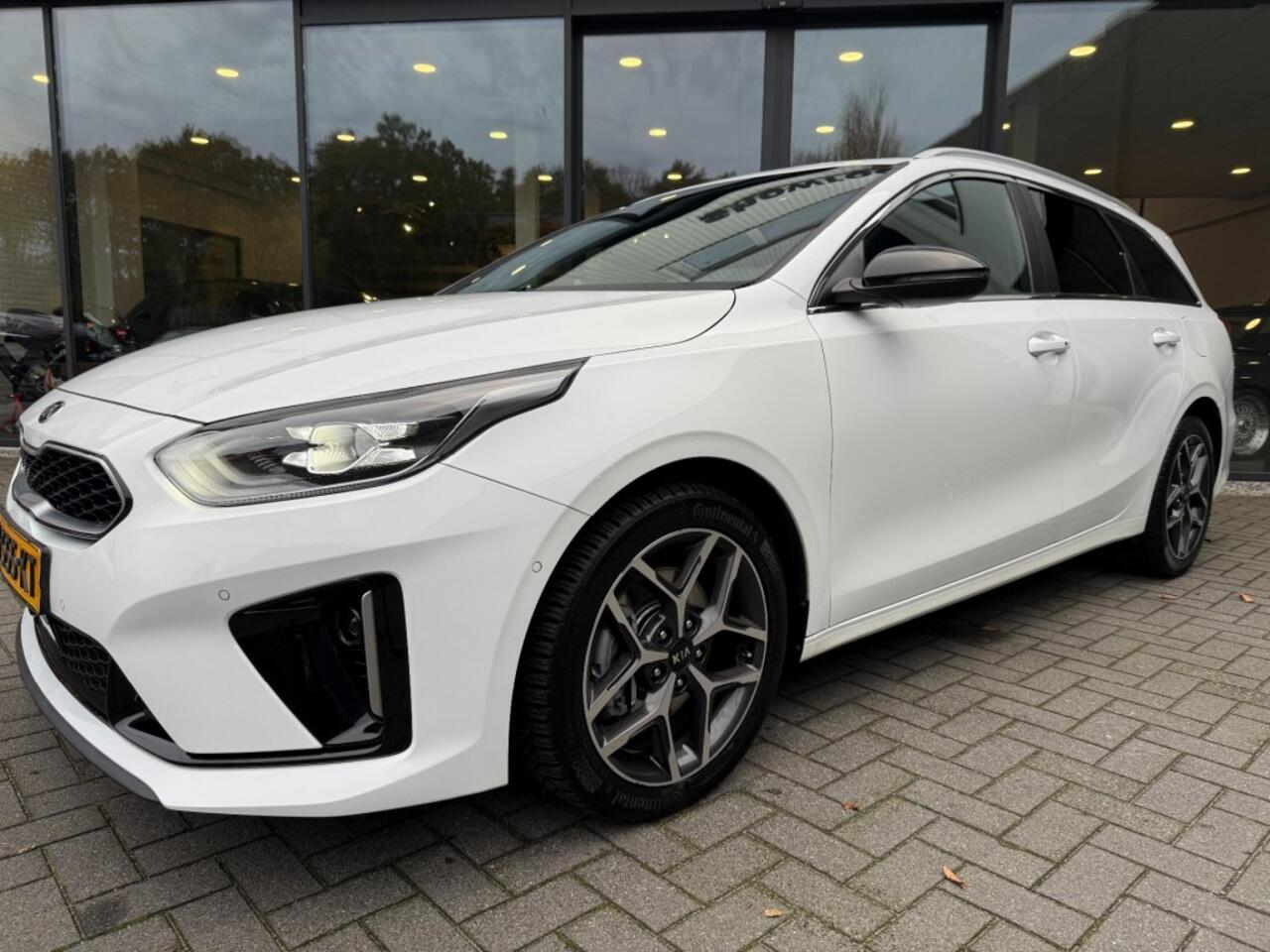 KIA CEE D 1.5 T-GDI 160pk GT-Line,Half Leer,Adapt Cruise,Lane Ass.,Stoel/stuurverw,Camera