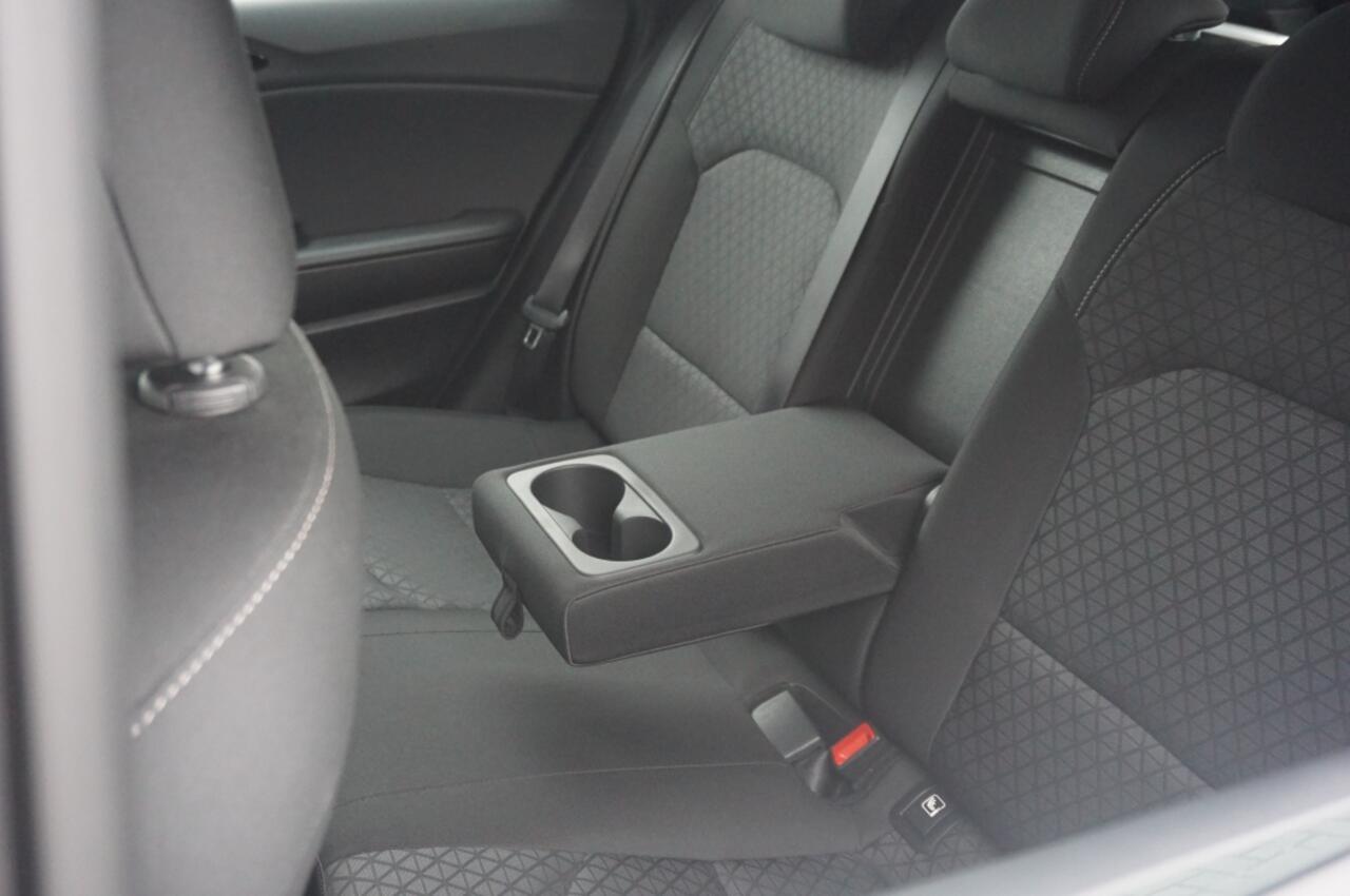 KIA CEE D 140PK PHEV DynamicLine CARPLAY | CLIMA | WINTERPACK | CRUISE!